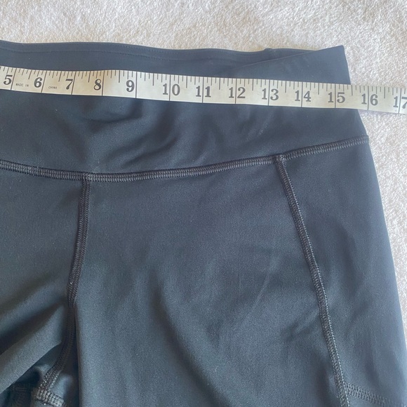 Under Armour Black‎ Athletic Capris - Picture 7 of 9
